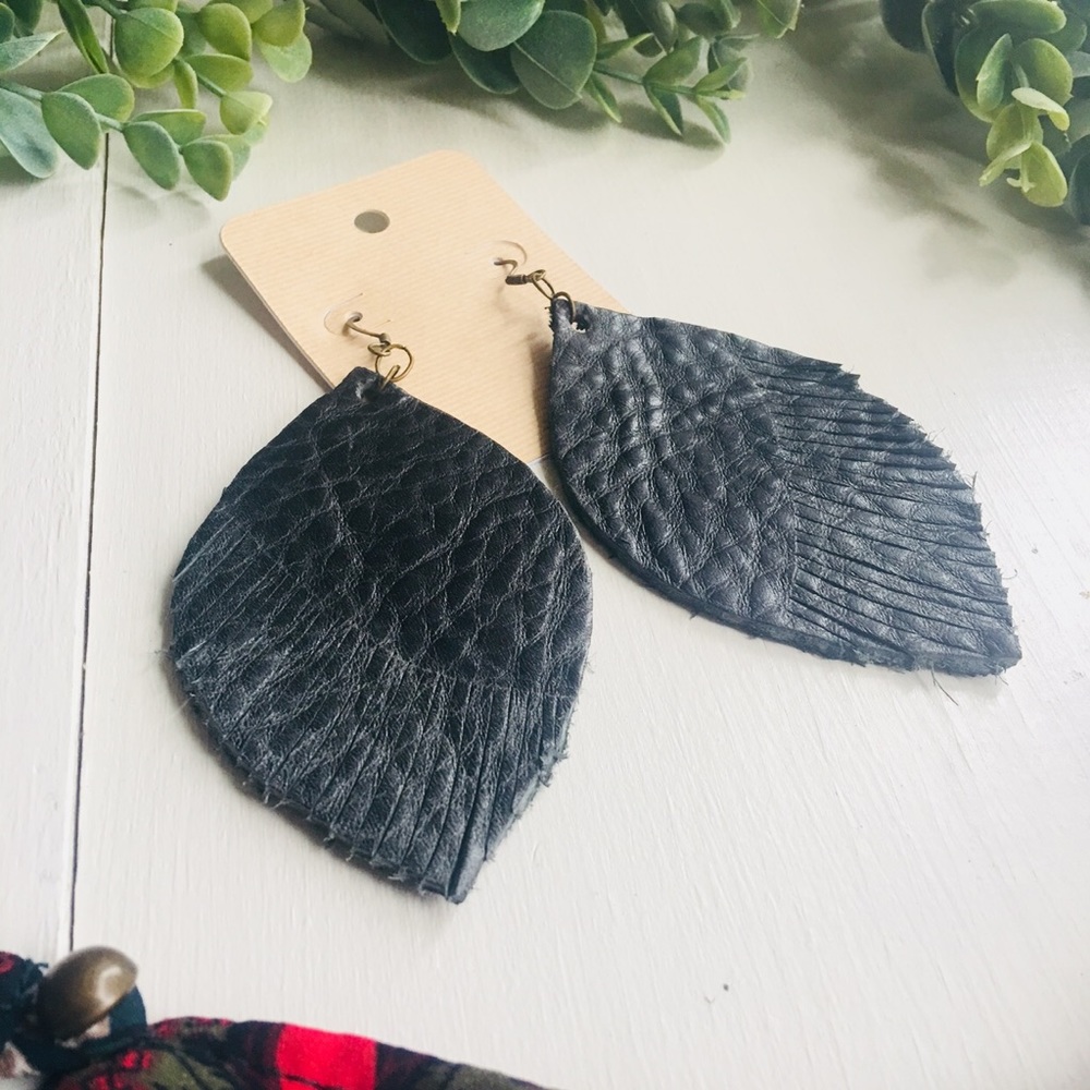 Leather earrings - minimal - dappled black